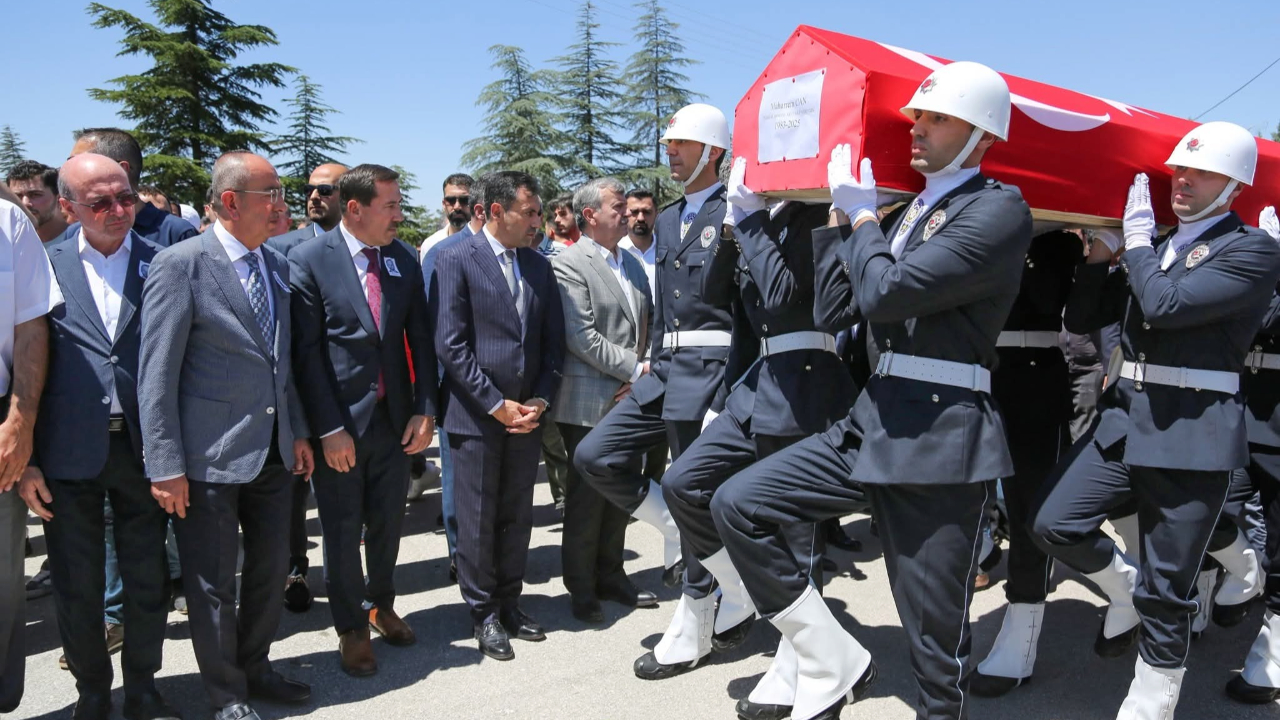 Yangın şehidi toprağa verildi