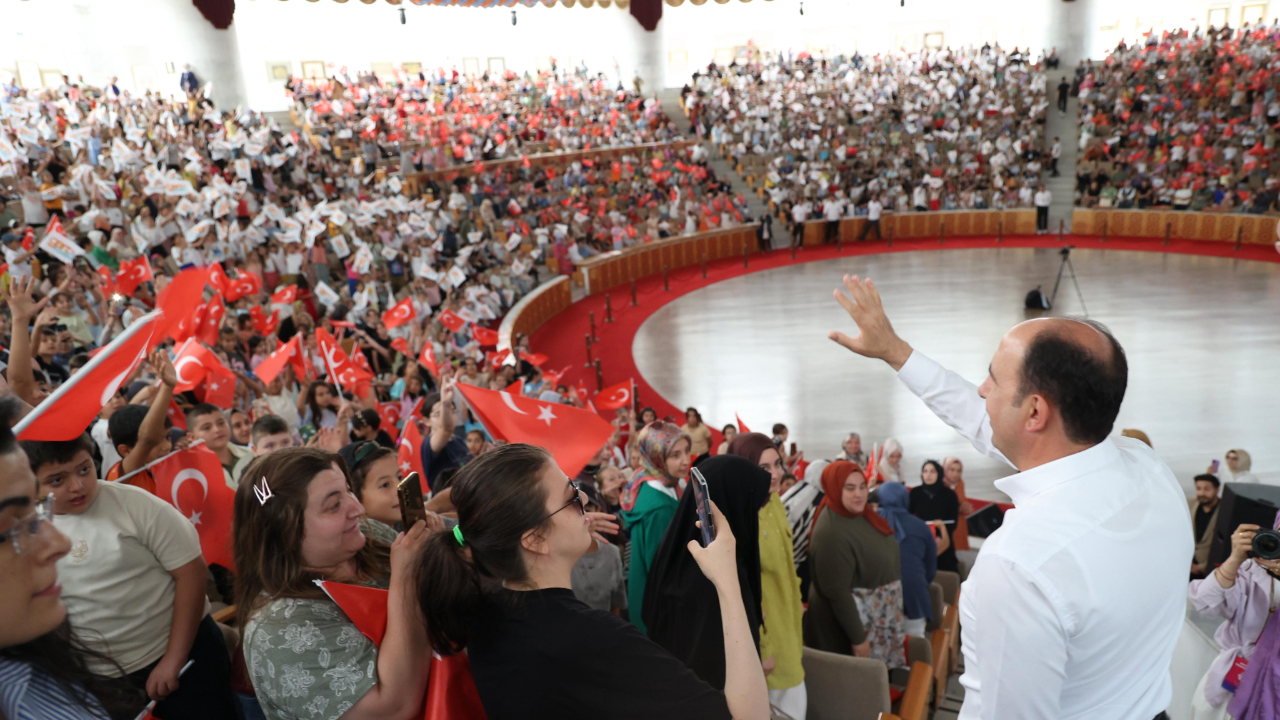 Genç KOMEK gönüllere dokunan bir eğitim seferberliğidir