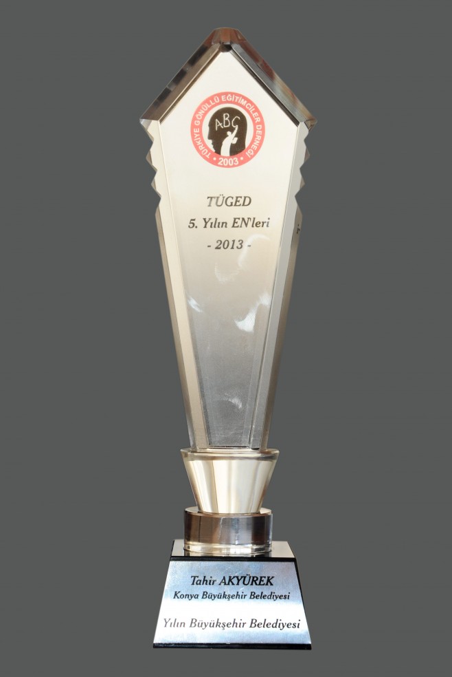 Akyürek’e Eğitim Ödülü