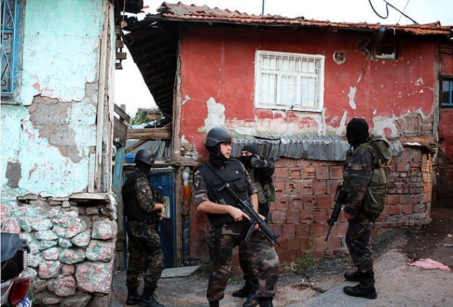 Ankara'da şafak operasyonu