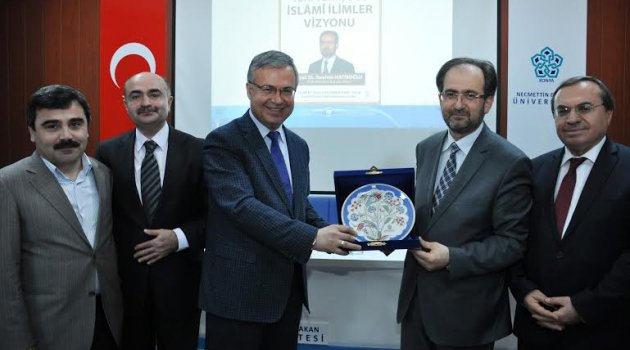 Hatipoğlu: “İlahiyat Algımız Değişmeli”