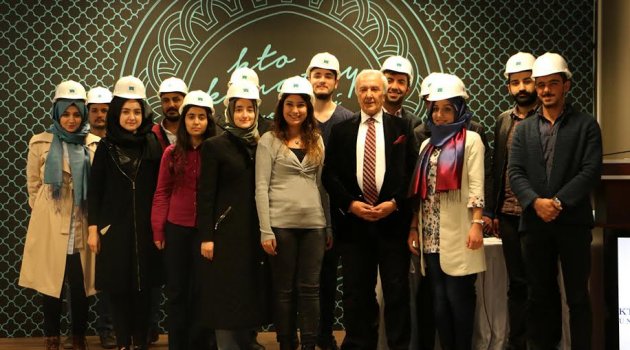 İnşaat Mühendisliği Öğrencileri Baret giydi