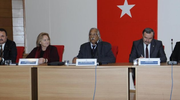 Karatay Üniversitesi'nde Hz. Mevlana'da Sevgi ve Barış Paneli