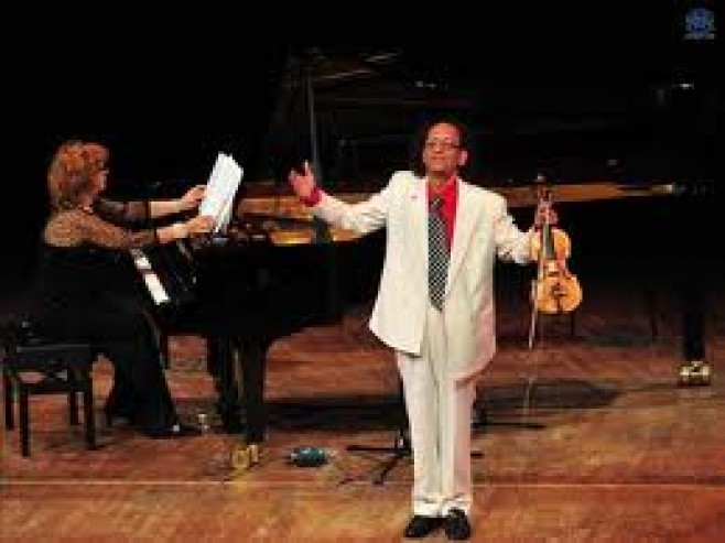 Keman virtüözü Farjad İstanbul'da konser verecek