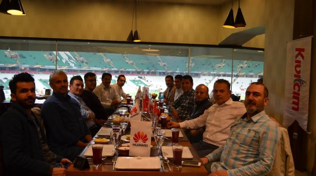 Kıvılcım İletişim Bayileri Konyaspor'un yanında