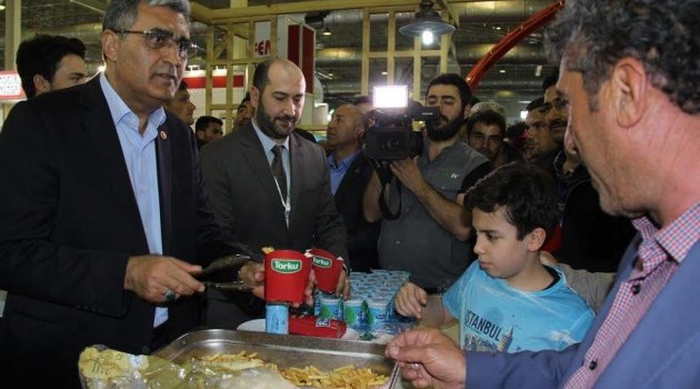 Konuk: Taklitler, aslını yüceltir