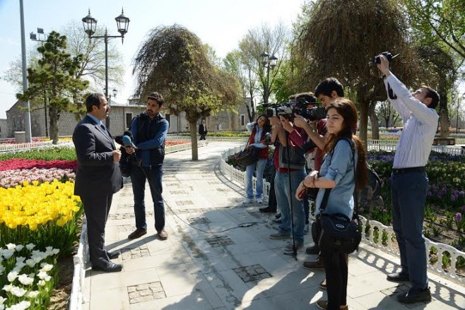 Konyalılar Alaeddin Tepesi’ndeki Lale Bahçesine Akın Etti