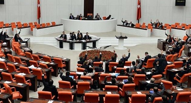 Vekil Cem Zorlu, TBMM'yi unuttu!