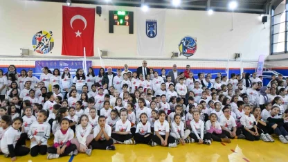 Ankara Büyükşehir'den 'Voleybolcu Fabrikası'na destek