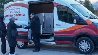 Ankara Keçiören’de vatandaşa sıcak çorba