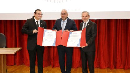 Ankara Üniversitesi Diş Hekimliği Fakültesi TÜSKA akreditasyon belgesi aldı