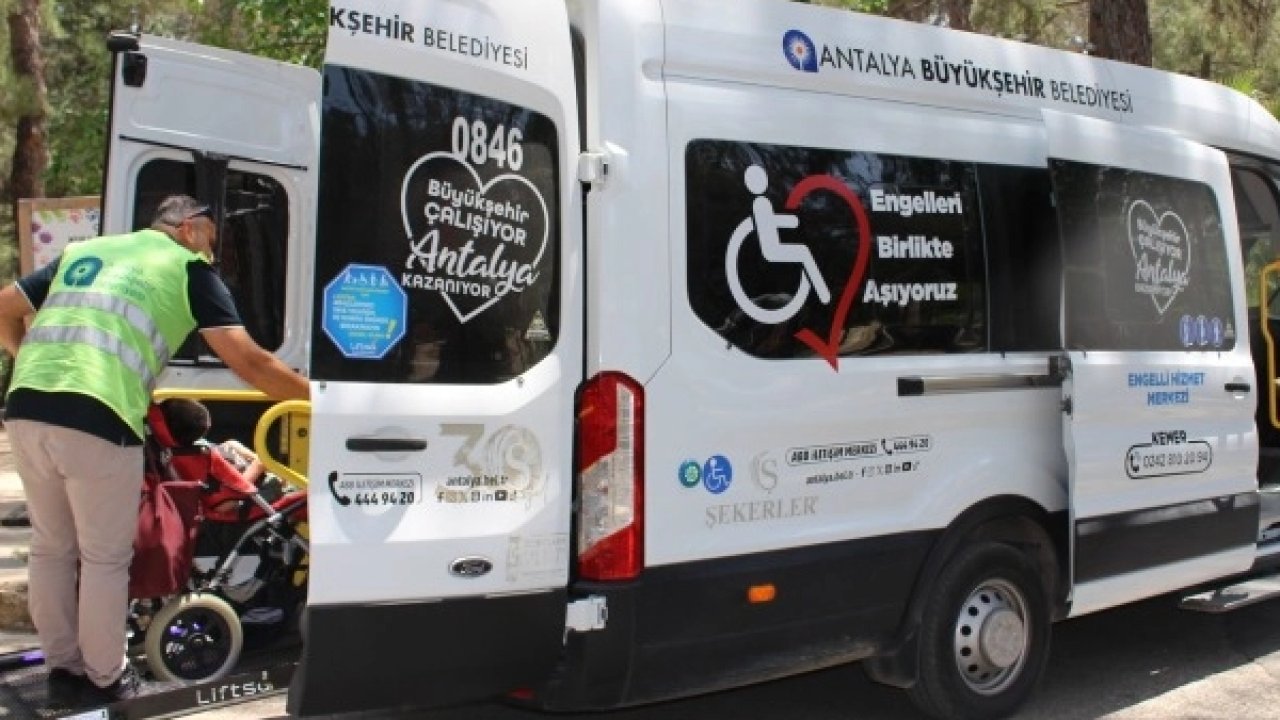 Antalya&#039;da engelsiz hizmet aracı hayat kolaylaştırıyor