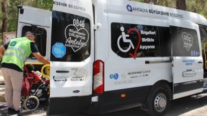 Antalya'da engelsiz hizmet aracı hayat kolaylaştırıyor