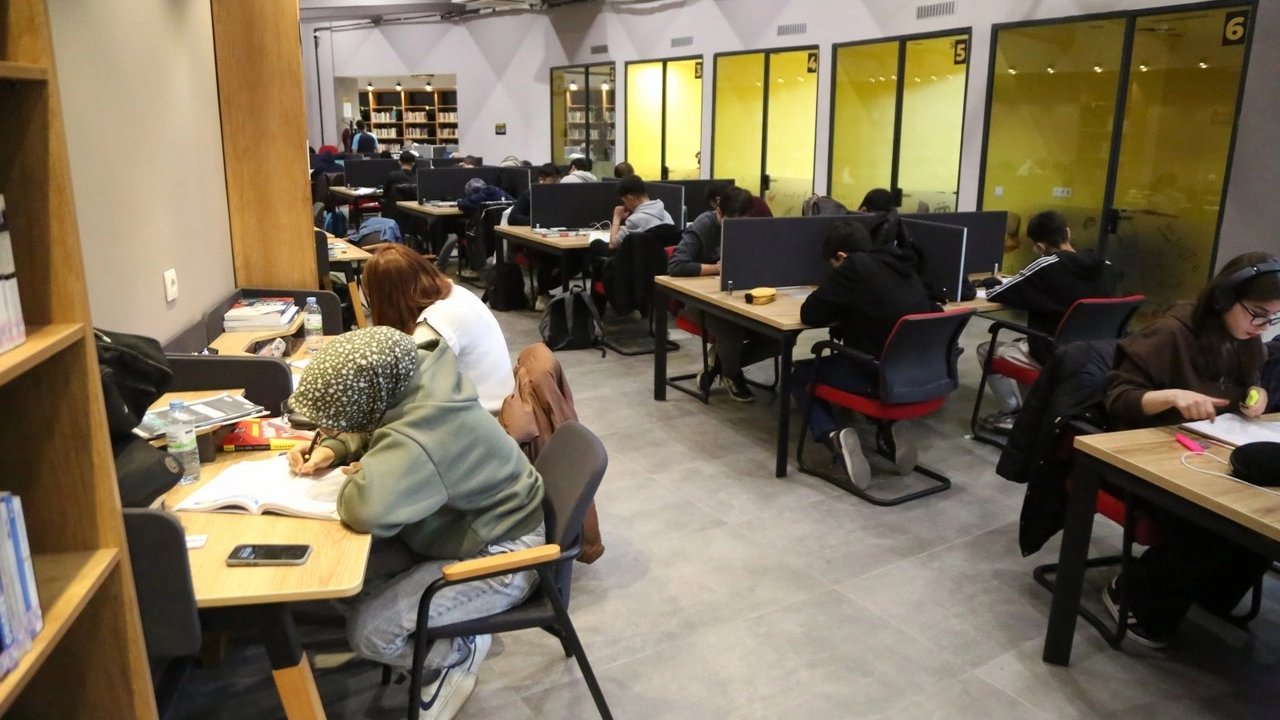 Ara tatilde Akıl Küpü Kütüphaneleri&#039;ne büyük ilgi