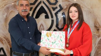Artuklu Belediye Eşbaşkanı, Mardinli Türkiye Şampiyonu sporcuyu ağırladı