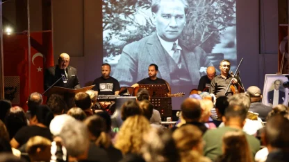 Atatürk, Efes Selçuk’ta şarkılar ve şiirlerle anıldı