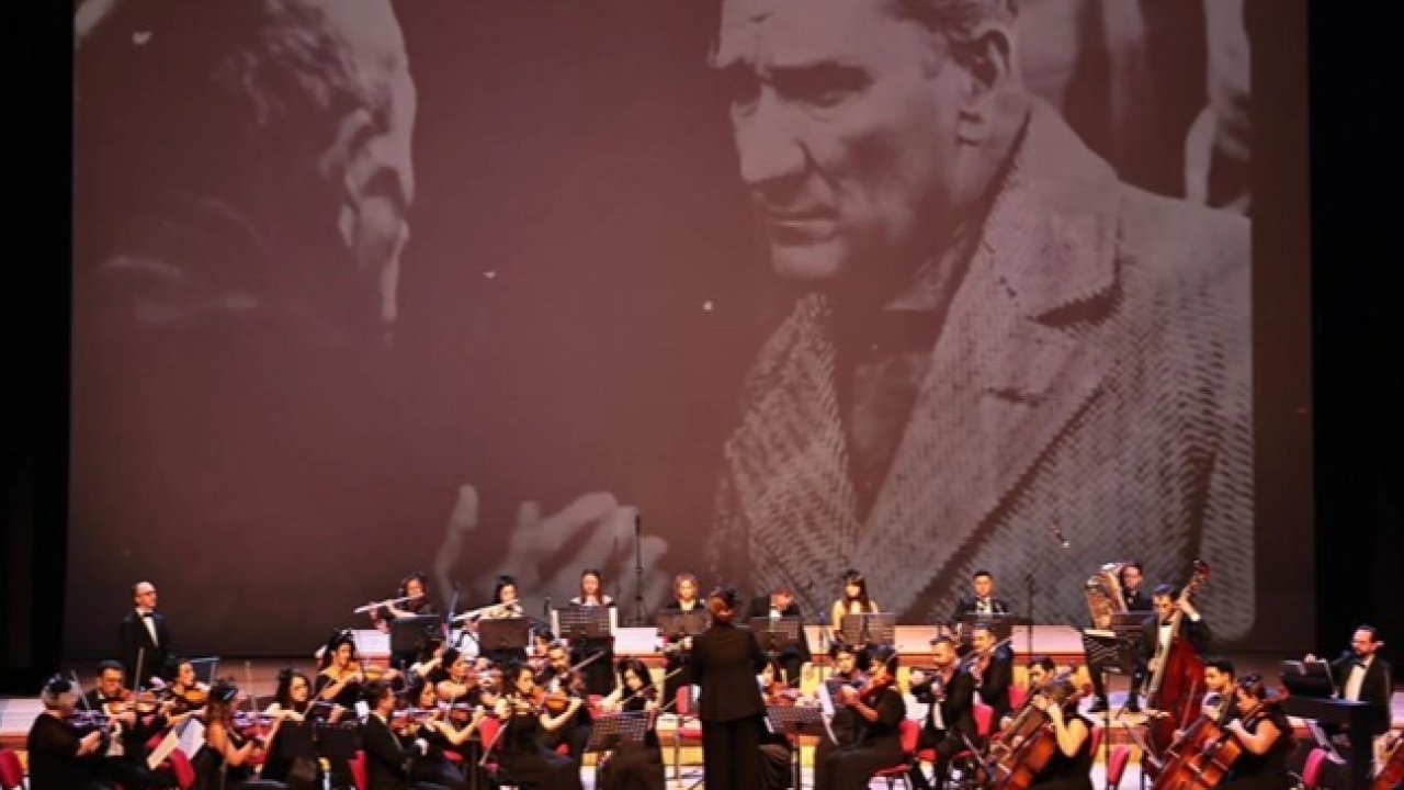 Ata’ya saygı konseri Denizli’de duygusal anlara sahne oldu