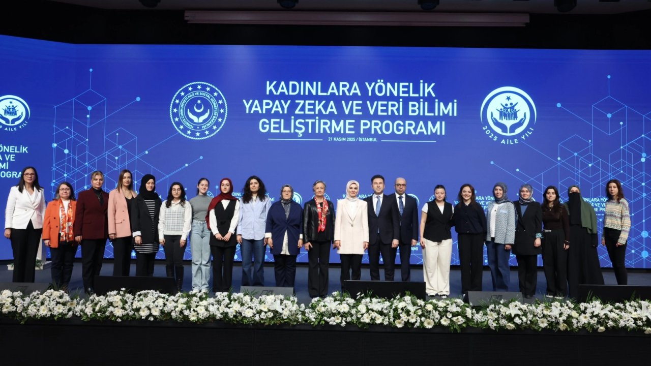 Bakan Göktaş: Kadınlar yapay zekâya dahil oldukça teknoloji daha adil olacak