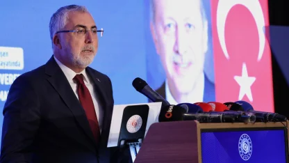 Bakan Işıkhan: Yeşil ve dijital dönüşümde işçi-işveren el ele verecek