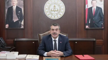 Bakan Tekin: Geleceğimizi her gün yeniden inşa ediyorsunuz