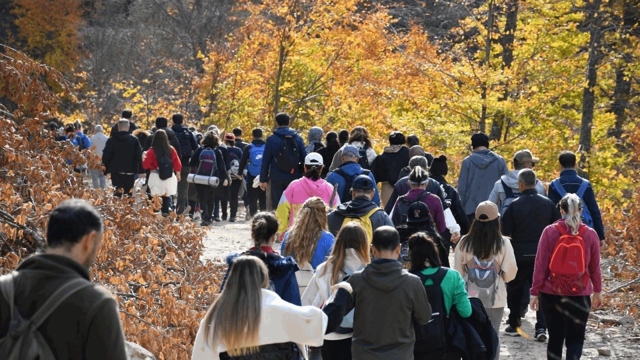 Balıkesir’de Öğretmenler Günü doğa yürüyüşüyle kutlandı