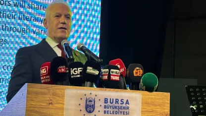 Başkan Bozbey: Edebiyat cesurların işidir