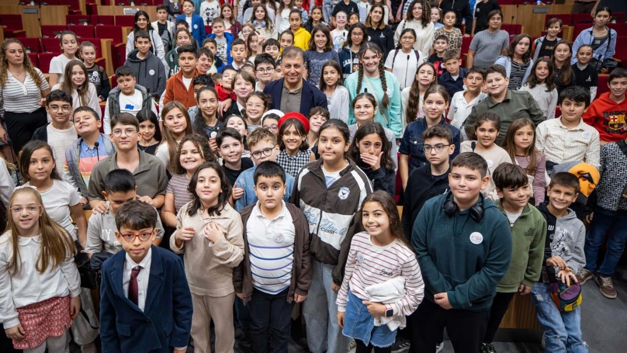 Başkan Tugay İzmir Çocuk Meclisi üyeleriyle buluştu