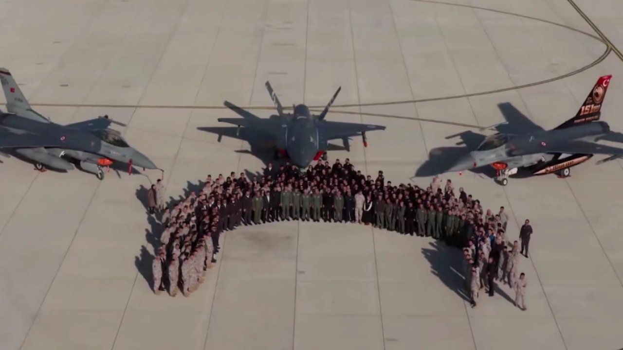 Bayraktar KIZILELMA insansız savaş uçağıyla dünyada ilki başardı