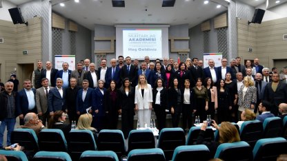 Bornova’da Muhtarlar Akademisi başladı