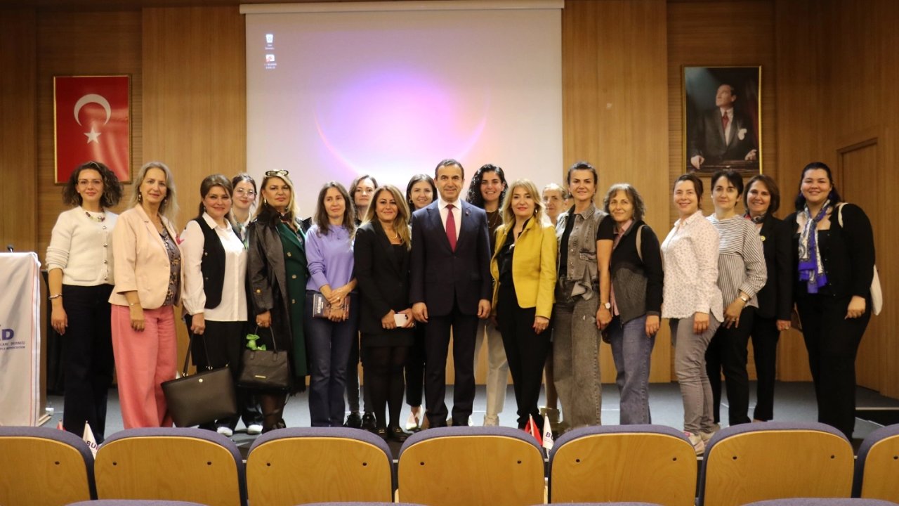 BUMİAD&#039;dan &#039;Atatürk ve Cumhuriyet&#039; konulu söyleşi