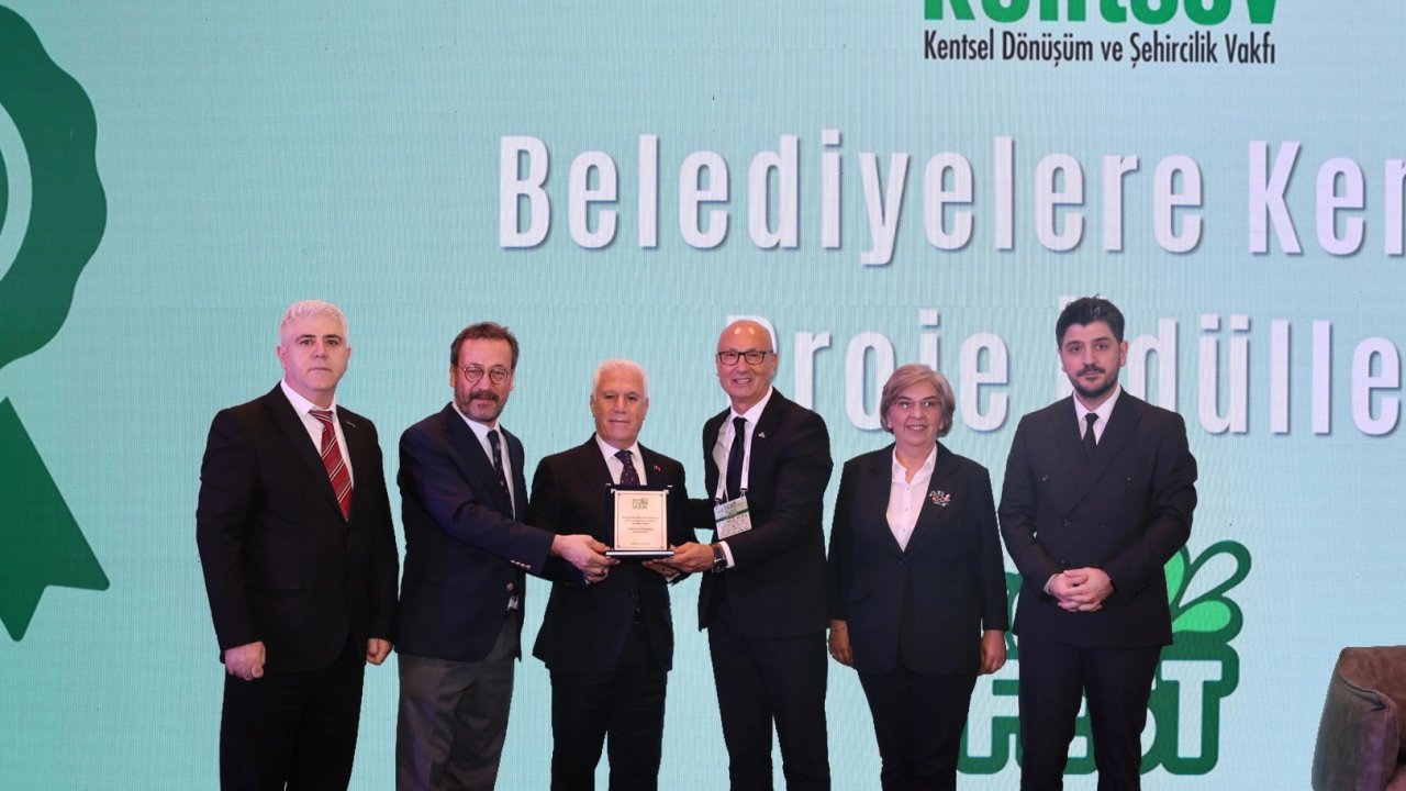 Bursa Büyükşehir&#039;e &#039;akıllı şehir&#039; ödülü