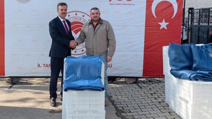 Bursa Gemlik'te 19 zeytin üreticisine ekipman desteği