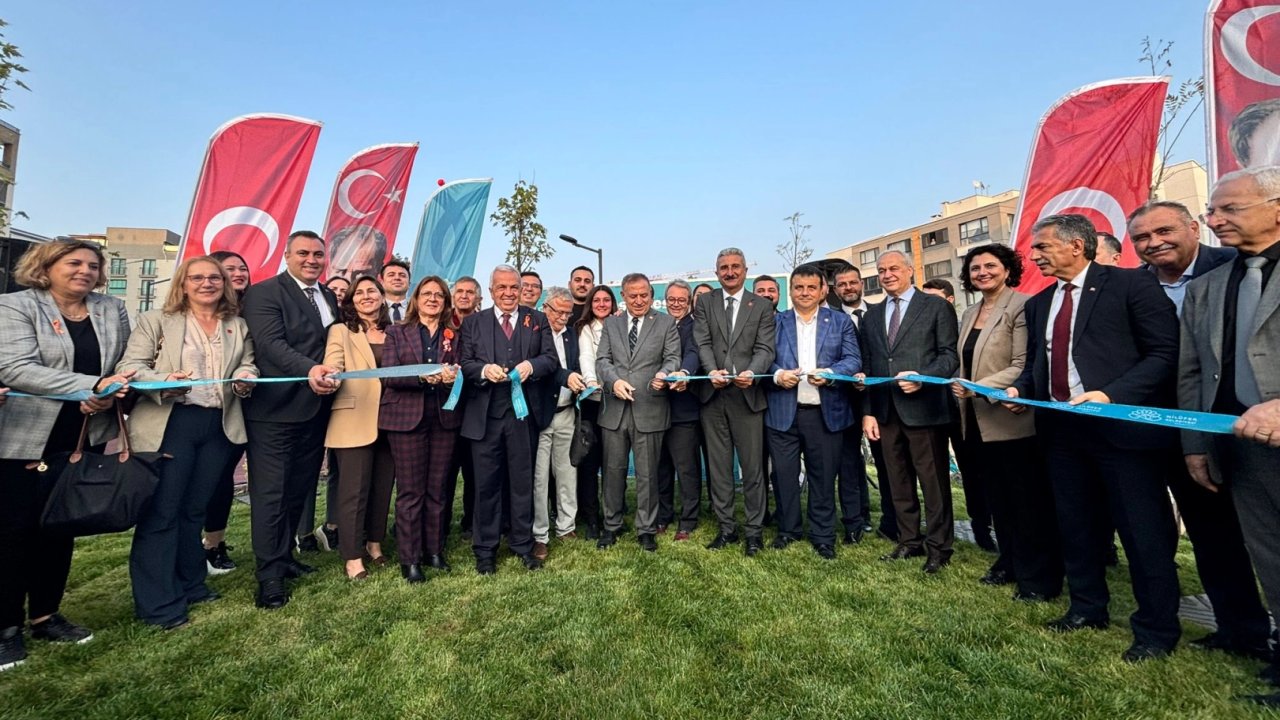 Bursa Nilüfer’de &#039;30 Ağustos Zafer Parkı ve Koşu Yolu&#039; açıldı