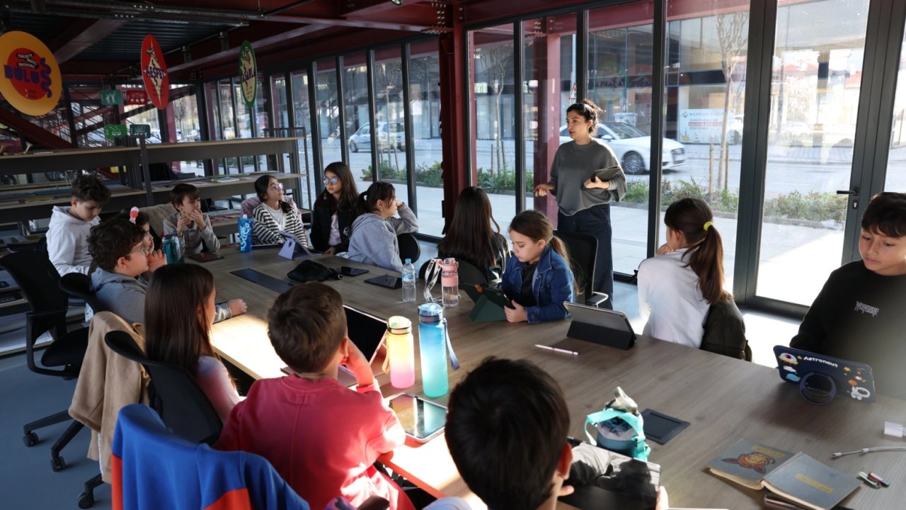 Bursa Nilüfer’de çocuklar animasyonun temellerini öğrendi