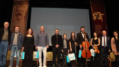 Bursa Nilüfer’de şiir eleştirisinin prestij ödülleri sahiplerini buldu