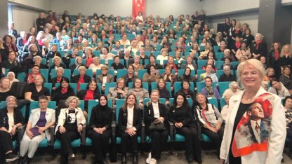 Bursa Nilüferli kadınlar Atatürk'ü sevdiği şarkılarla andı