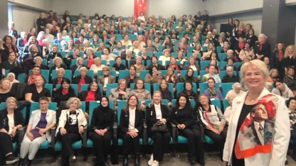 Bursa Nilüferli kadınlar Atatürk'ü sevdiği şarkılarla andı