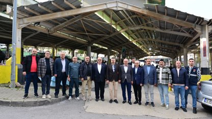 Bursa Yıldırım'da Başkan Yılmaz pazar esnafıyla buluştu