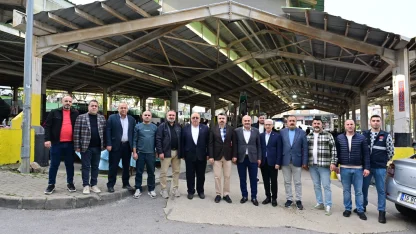 Bursa Yıldırım'da Başkan Yılmaz pazar esnafıyla buluştu