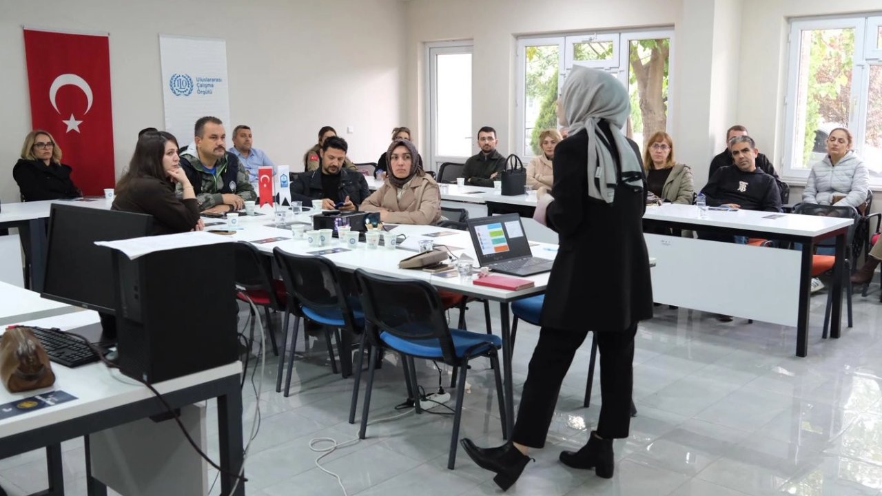 Bursa Yıldırım&#039;da &#039;şiddete karşı&#039; hizmet içi farkındalık