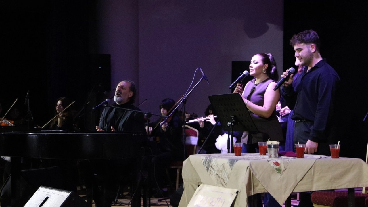 Bursa&#039;da &quot;kim var?&quot; sanat etkinliğine yoğun ilgi