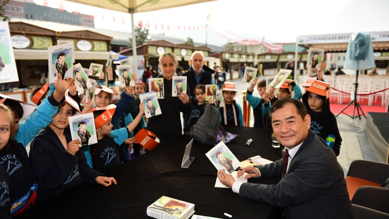 Bursa&#039;da Osmangazi Kitap Fuarı zengin içeriğiyle sürüyor