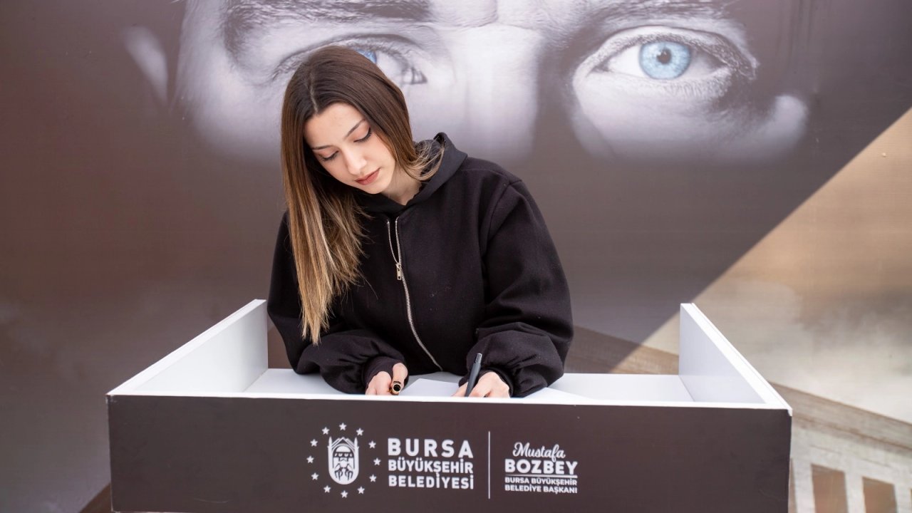 Bursalılar Ata&#039;ya özlemi satırlara döküyor