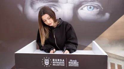 Bursalılar Ata'ya özlemi satırlara döküyor