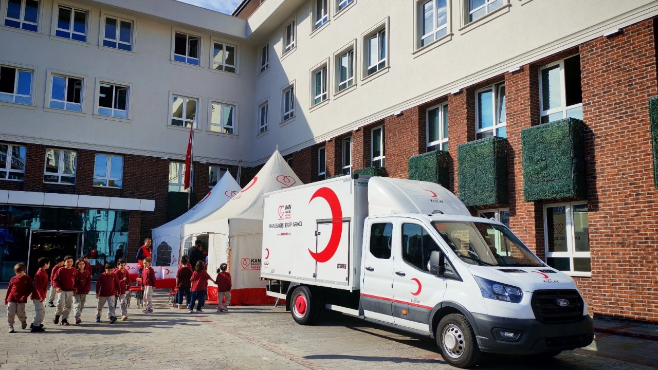 Çınar Koleji’nden Kızılay Haftası’na anlamlı destek