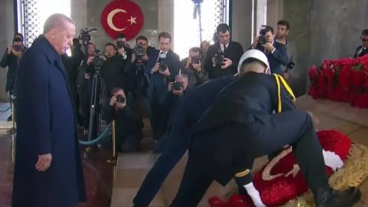 Devlet erkanı Anıtkabir'de Ata'nın huzurunda