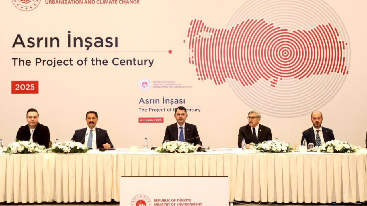 Dünya Asrın İnşasına şaştı kaldı