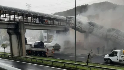 Düzce’de seyir halindeki tırın dorsesinde yangın çıktı