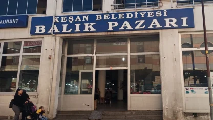 Edirne Keşan Balık Pazarı’nda kanalizasyon sorunu sürüyor!