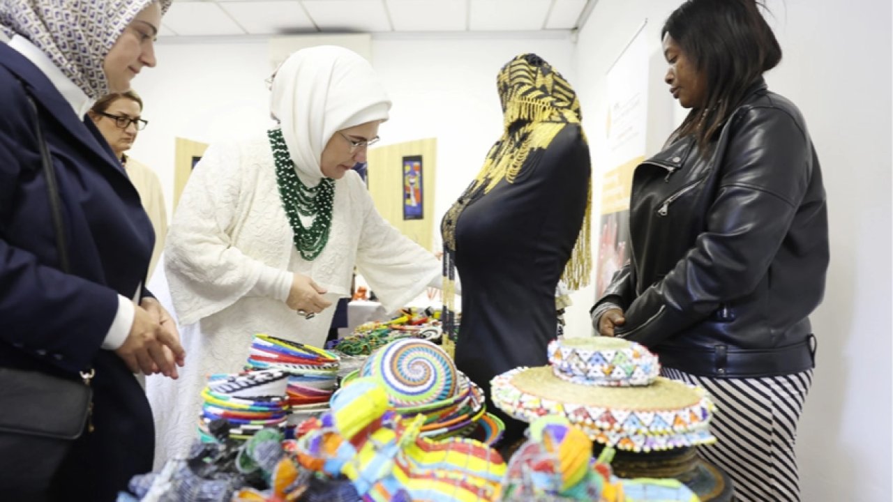 Emine Erdoğan&#039;dan Johannesburg&#039;ta Ulusal Miras Sergisi’ne ziyaret